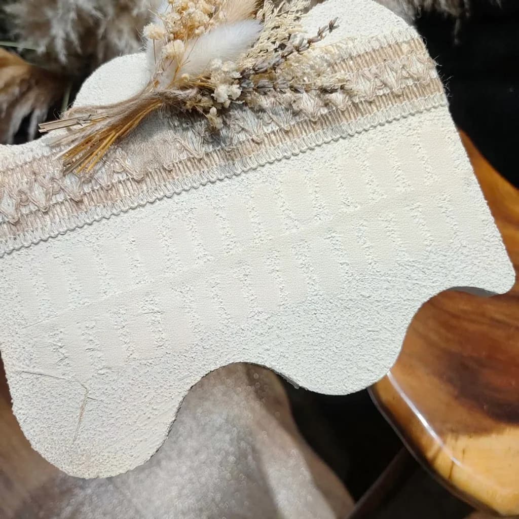 Katės akies užklijami nagai, pieno baltumo, vidutinio ovalo, minkšto gelio stiliaus