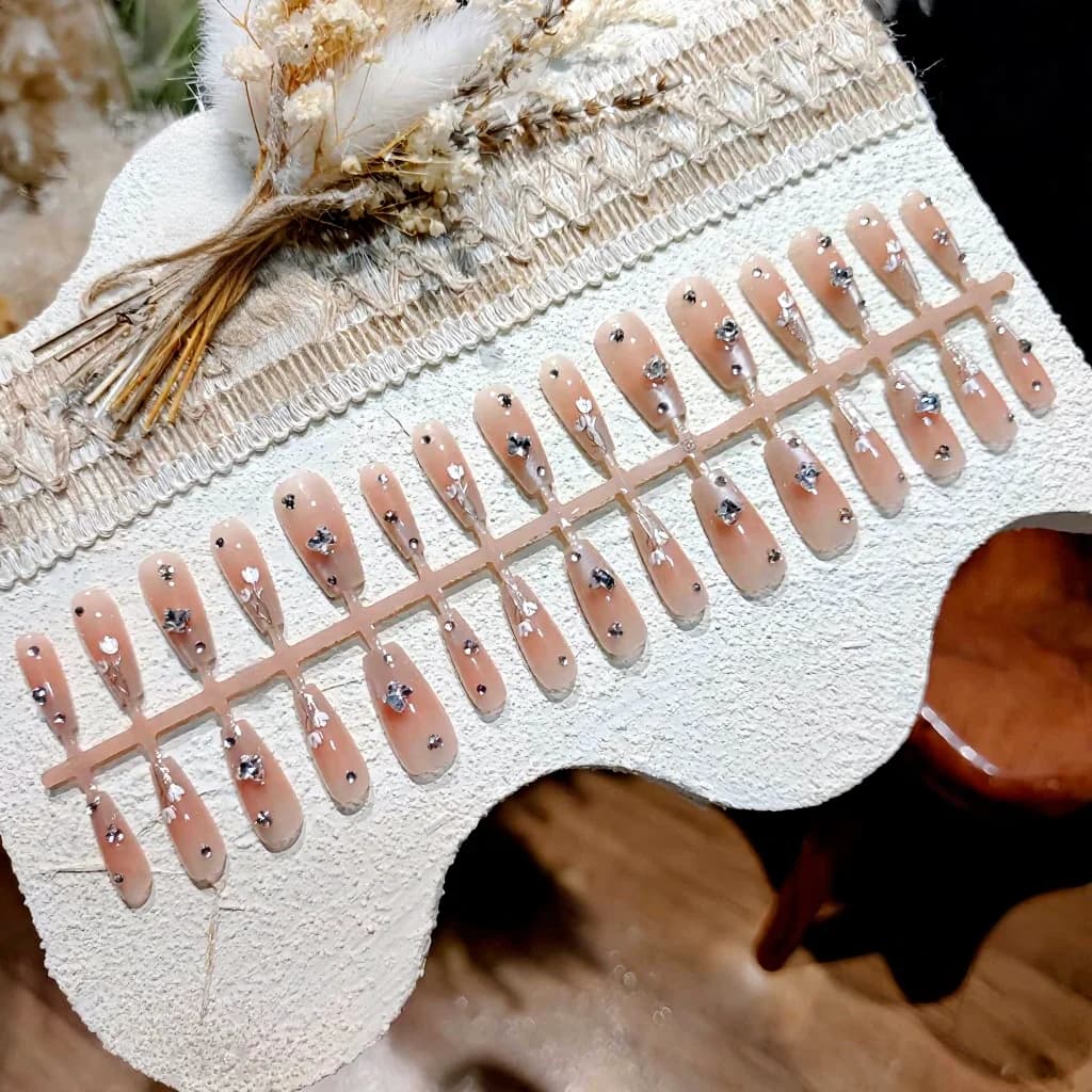 Gėlių ir drugelių prancūziški užklijai su cirkonio akmenimis