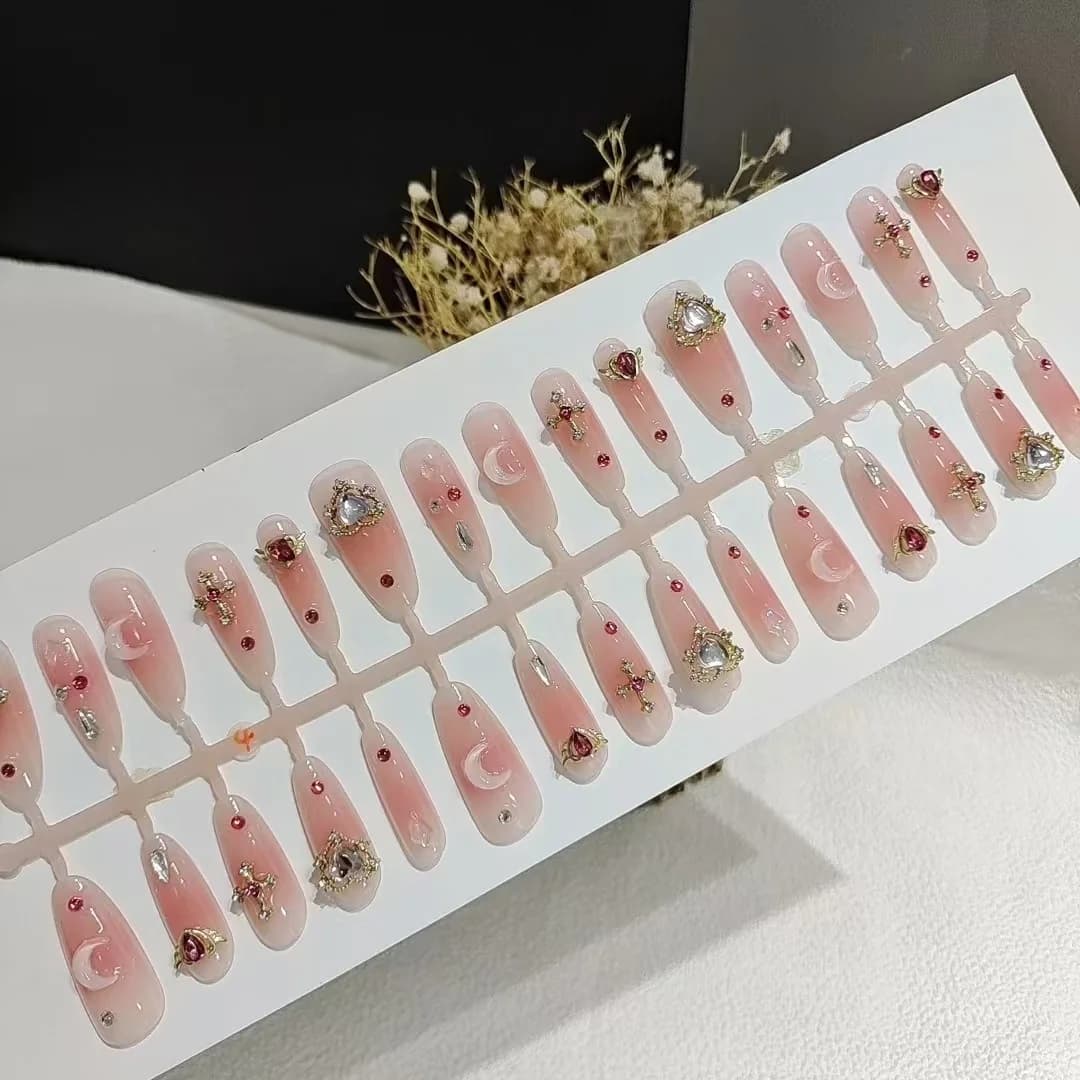 Uždedami nagai su cirkoniais, ilga stiletto forma, 30 vnt.