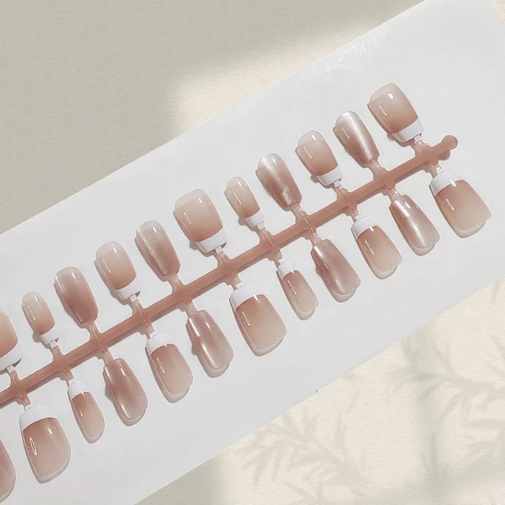 Užklijavimo nagai su rožiniu kaspinu, trumpi karsto formos, prancūziško manikiūro rinkinys