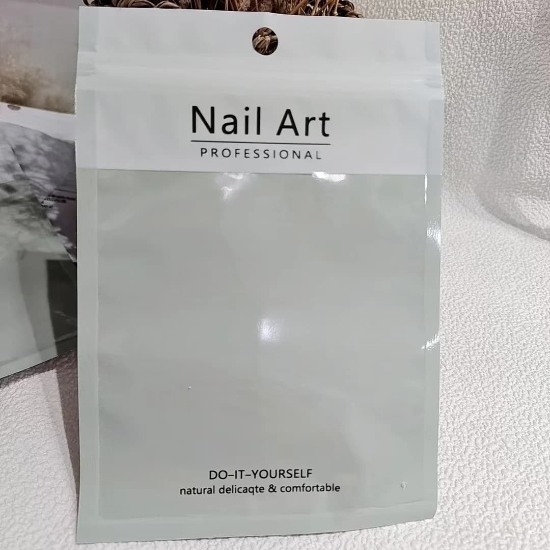 Žalios spalvos plastikiniai užtraukiami maišeliai nagų įrankiams